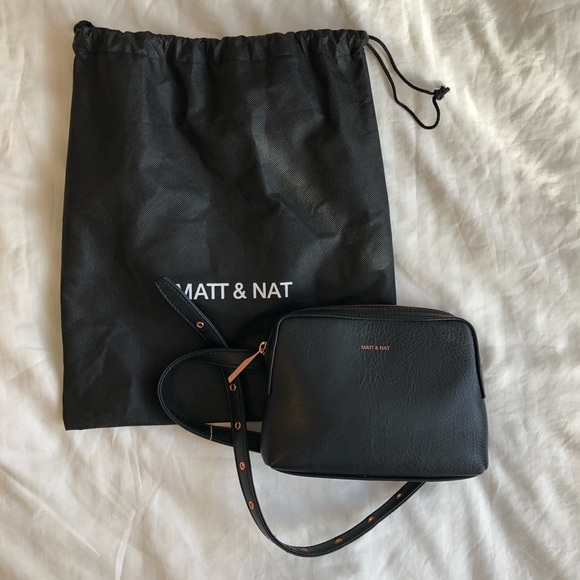 MATT & NAT VEGAN BLACK LEATHER ROSE GOLD PARIS BELT BAG - Picture 4 of 12